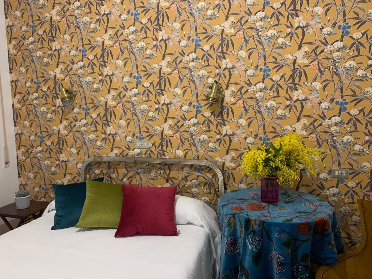 Hostal Pirineos バルバストロ エクステリア 写真