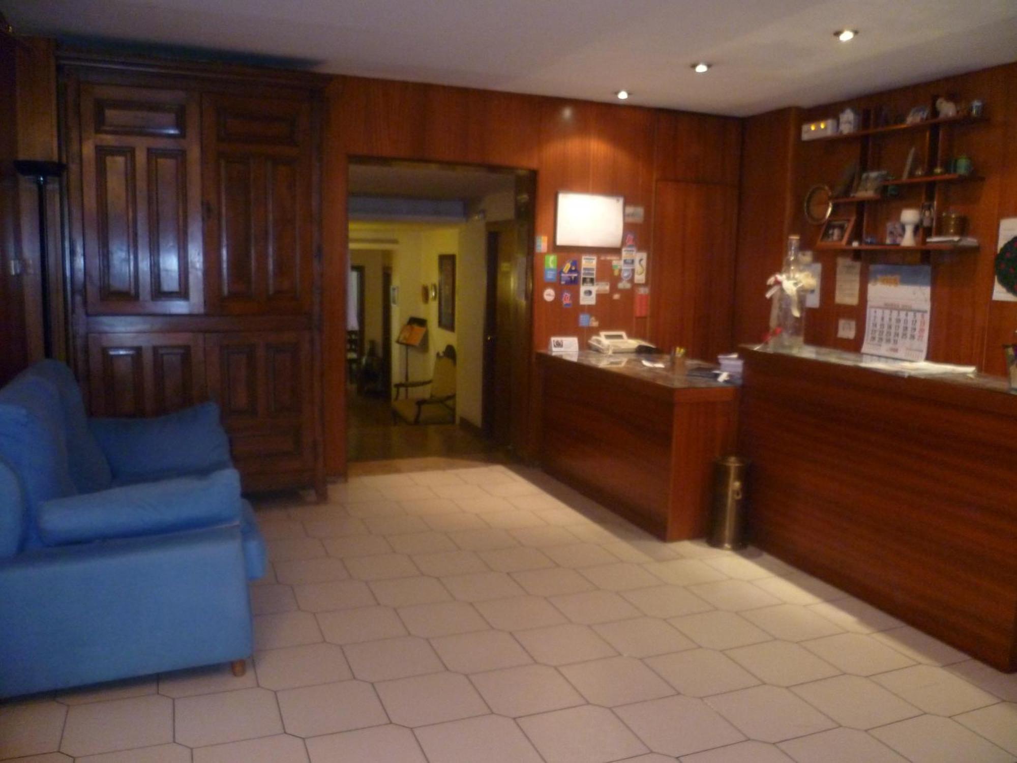 Hostal Pirineos バルバストロ エクステリア 写真