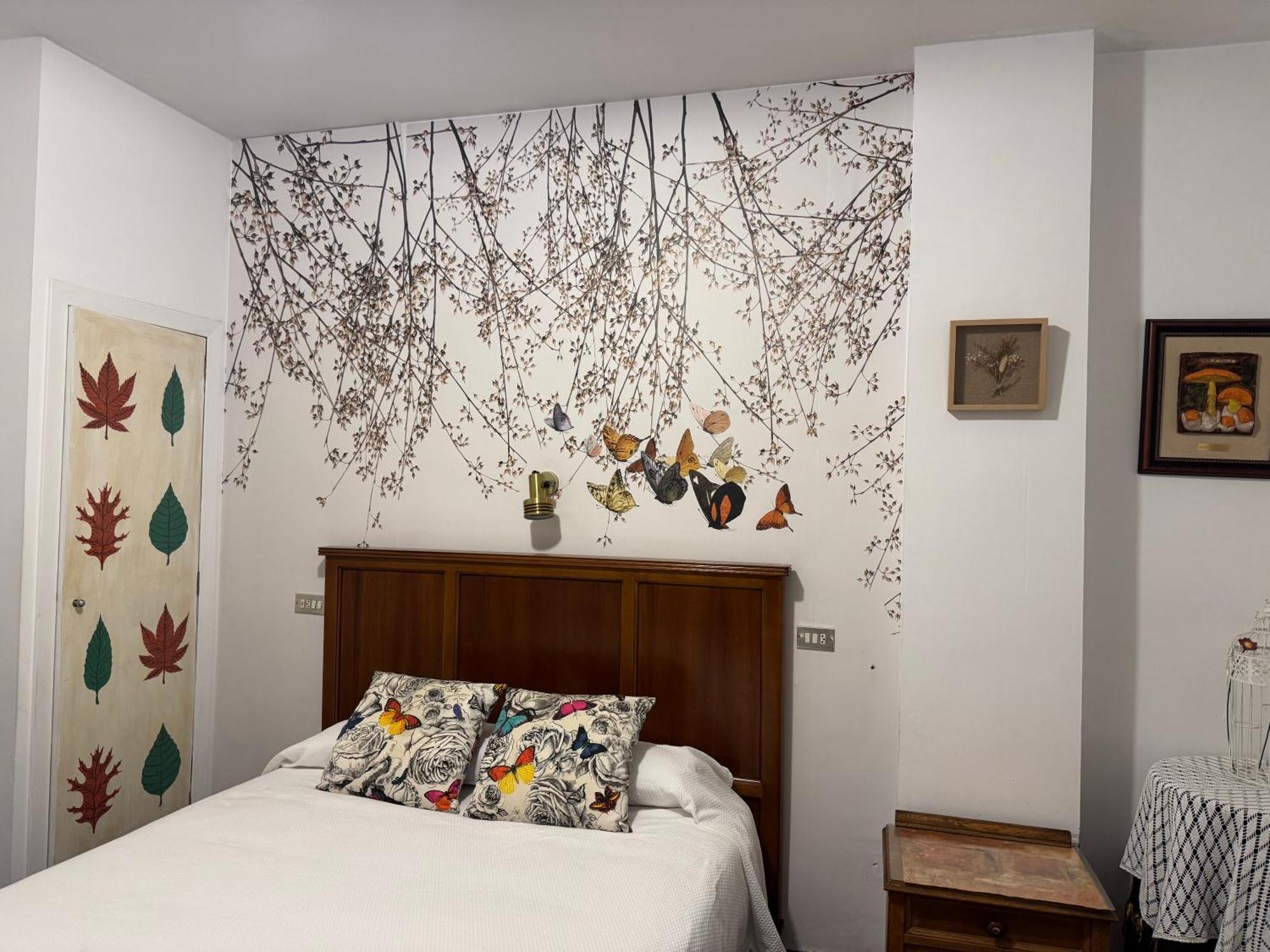 Hostal Pirineos バルバストロ エクステリア 写真