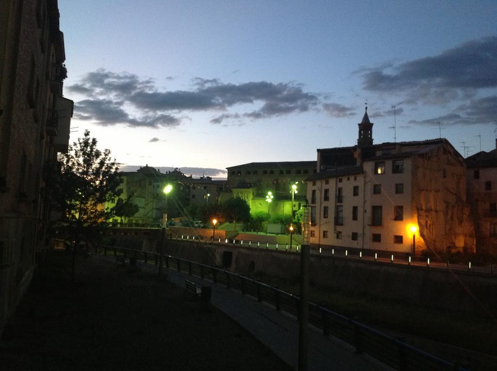 Hostal Pirineos バルバストロ エクステリア 写真