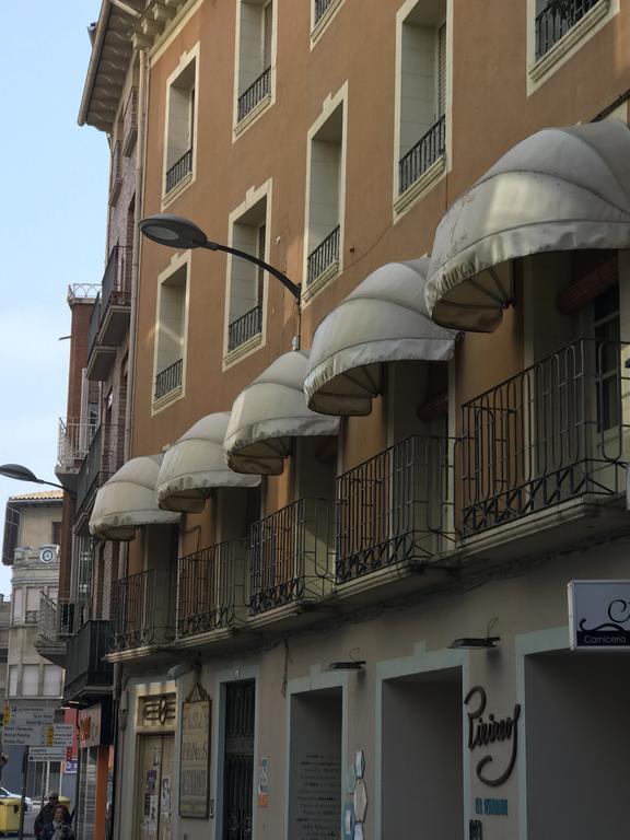 Hostal Pirineos バルバストロ エクステリア 写真