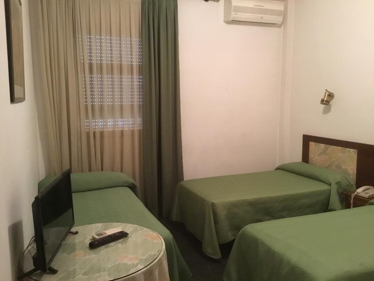 Hostal Pirineos バルバストロ エクステリア 写真